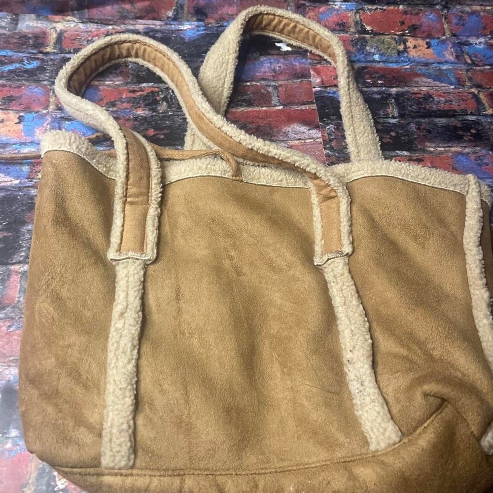 Longaberger tan suede tote bag with fur lining - Picture 3 of 3